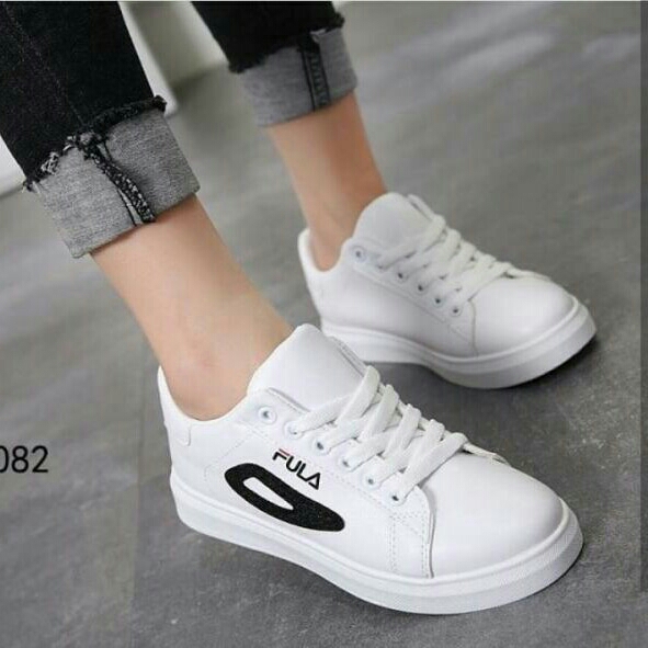 Sepatu FILA white