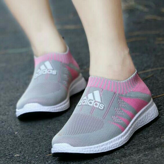 Sepatu Flat Y21 Adidas