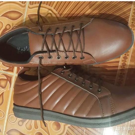 Sepatu Kets Casual Coklat Pendek