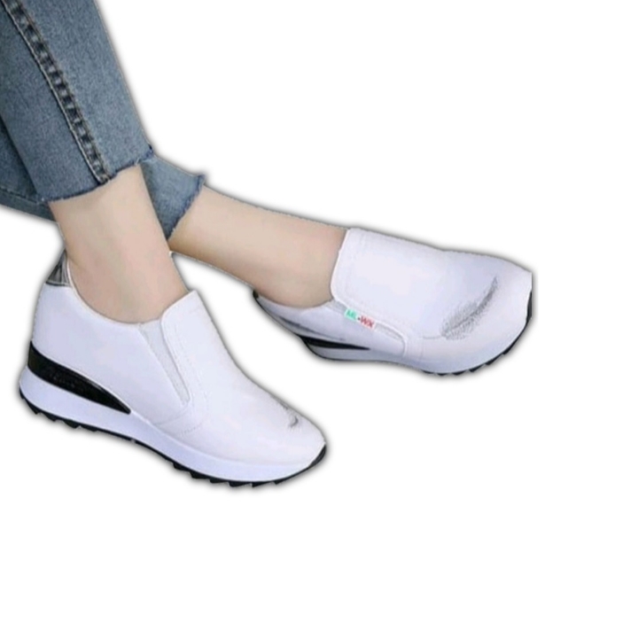 Sepatu Kets Slip On Padi Putih