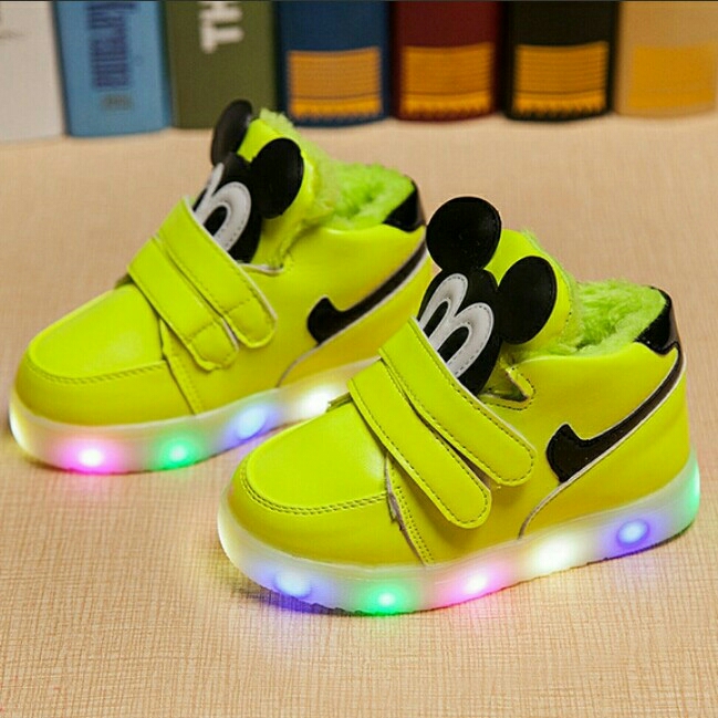 Sepatu LED Anak