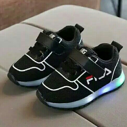 Sepatu LED FILA