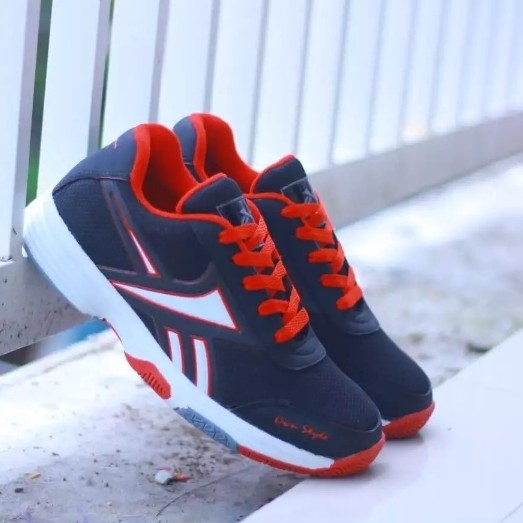 Sepatu Reebok Badminton  2