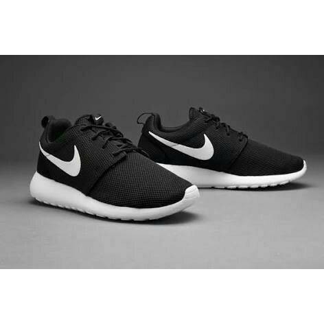 nike roshe run full black