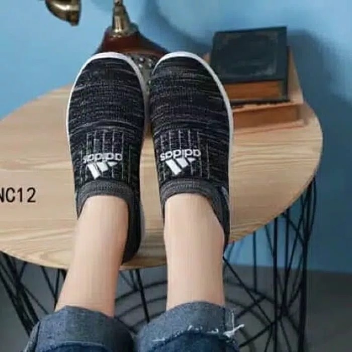 Sepatu Slip On Adidas NC-12 Hitam 2