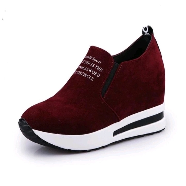 Sepatu Slip On Fashion PS Maroon