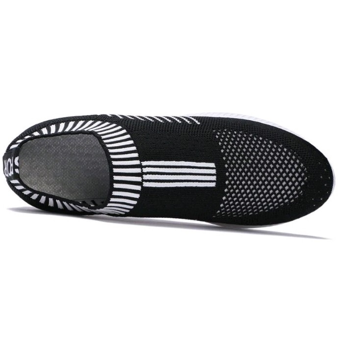 Sepatu Slip On MJ8 Hitam 5