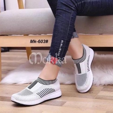 Sepatu Slip On MJ8 Putih 2