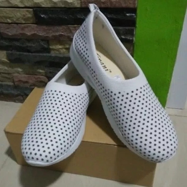 Sepatu Slip On Polkadot MR10 Putih 2