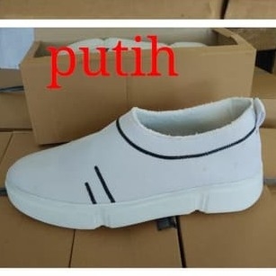 Sepatu Slip On Yopy Putih 2