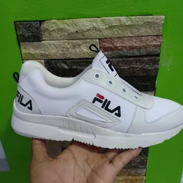 Sepatu Sneakers Fila Geby Hitam 2