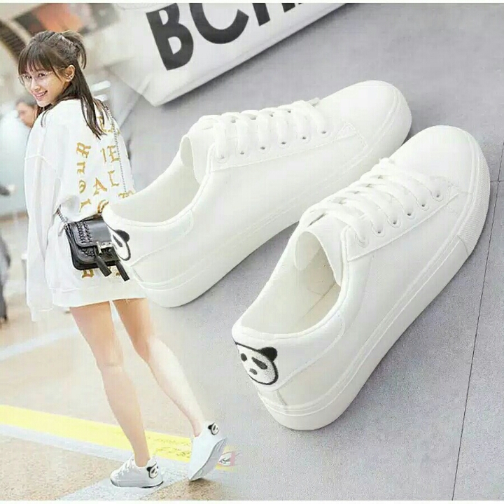 Sepatu Sneakers Panda Hitam Belakang