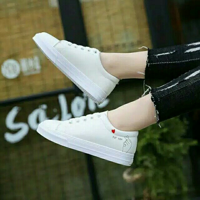 Sepatu Sneakers Wanita 4U 2