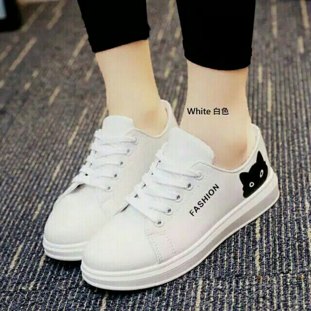 Sepatu Sneakers Wanita Kucing Fashion