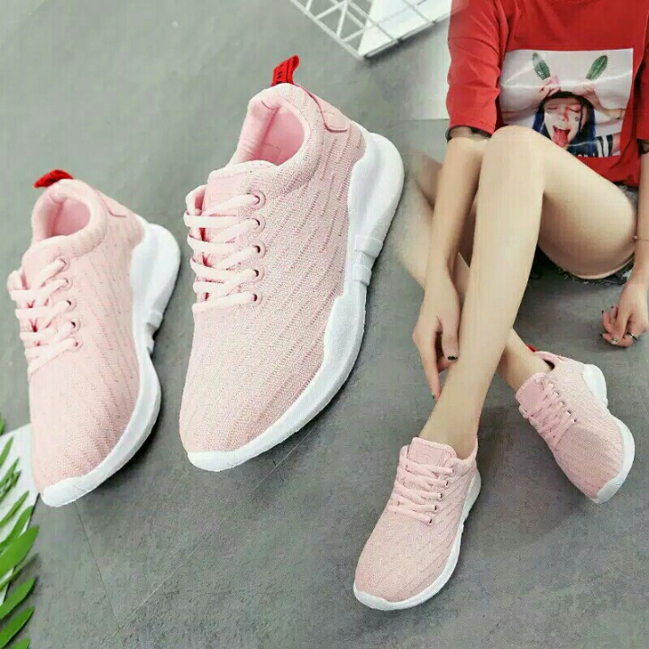 Sepatu Sneakers Wanita XTC