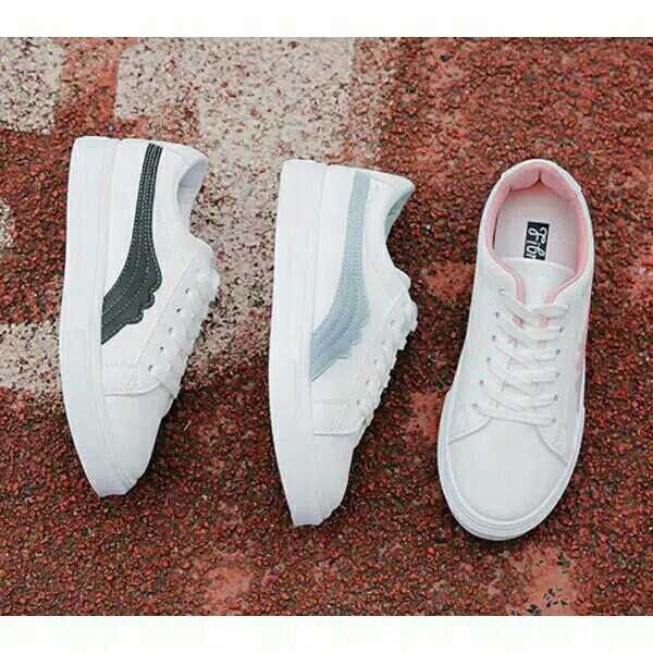 Sepatu Sneakers Women Wings