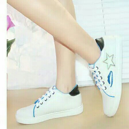 Sepatu Wanita Sneakers Stars Kiss