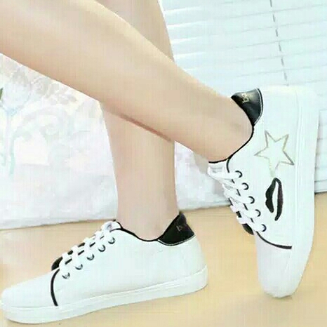 Sepatu Wanita Sneakers Stars Kiss 2