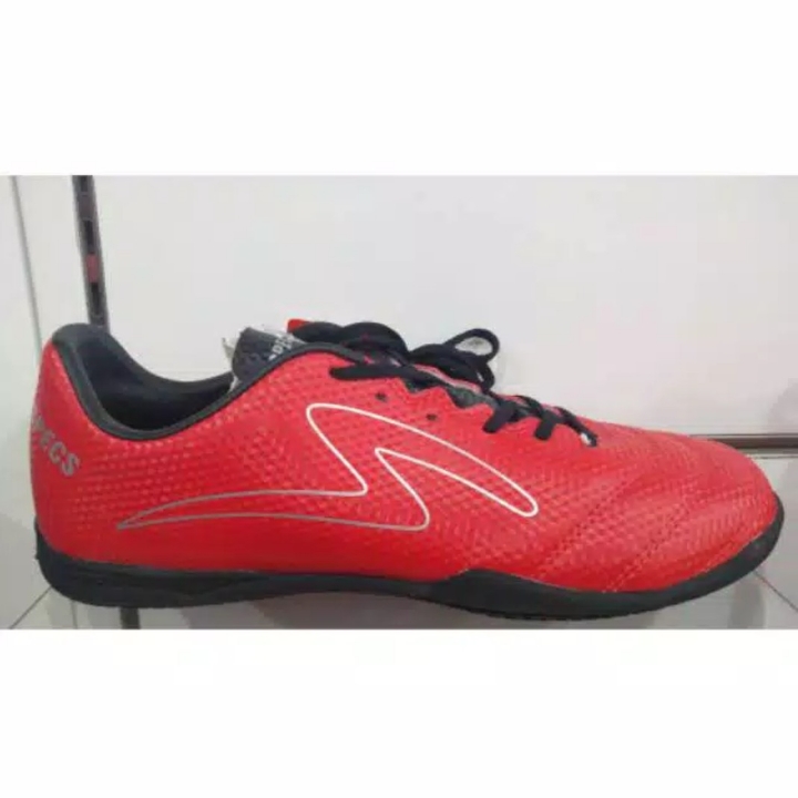 Sepatu futsal specs viento red black