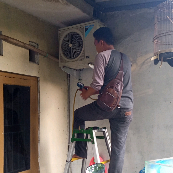 Servis AC Perawatan AC 3