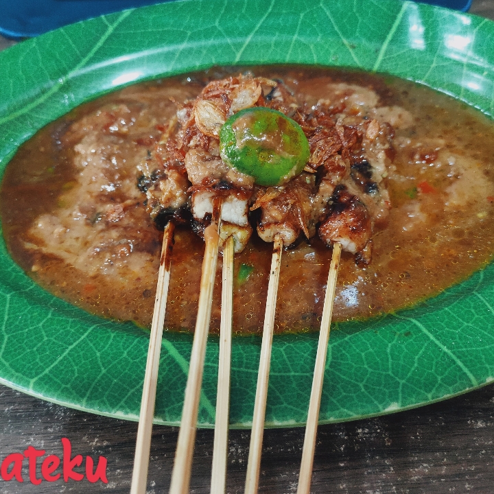 Setengah Porsi Sate Ayam Bumbu Kacang