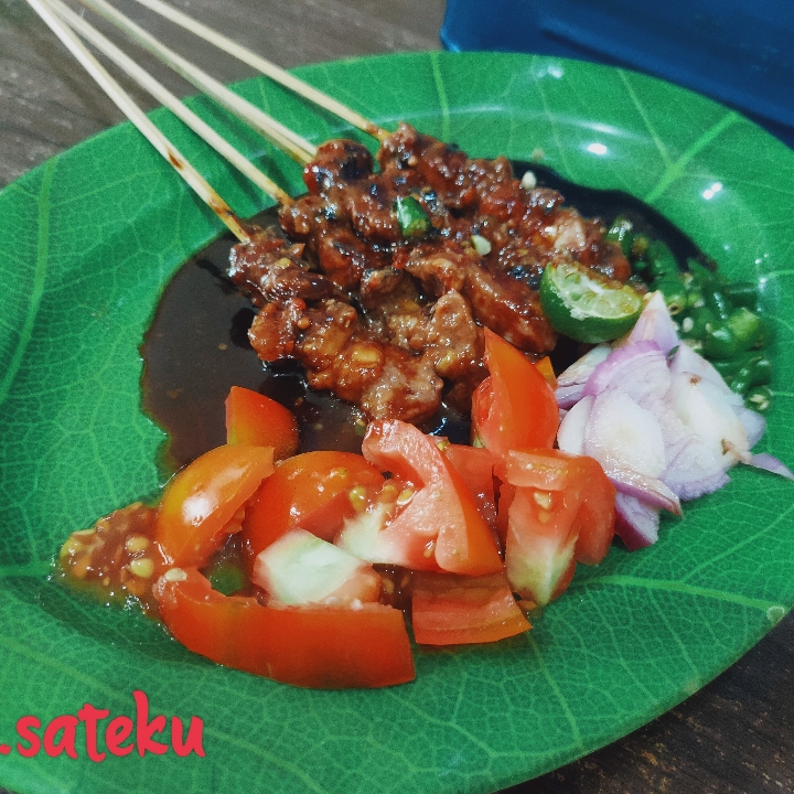 Setengah Porsi Sate Ayam Bumbu Kecap