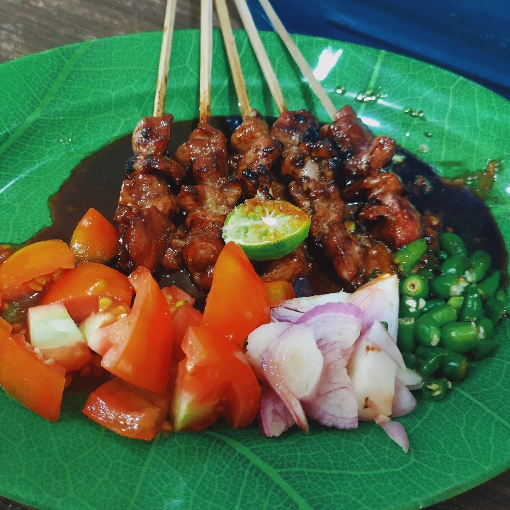 Setengah Porsi Sate Kambing Bumbu Kecap 