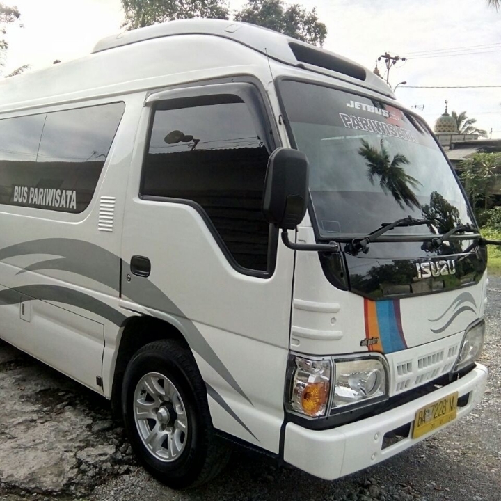 ELF 12 Seater