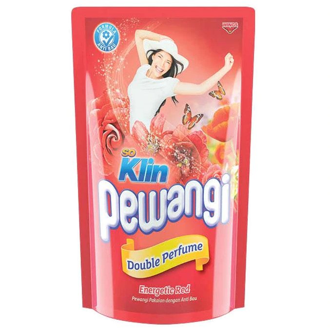 So Klin Pewangi Energetic Red 900 Ml