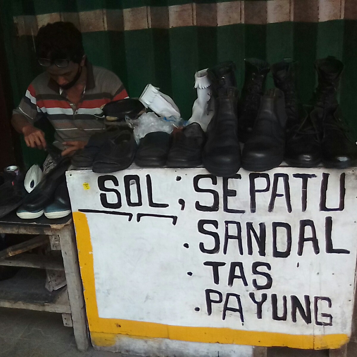 Sol Sepatu Pak Heri