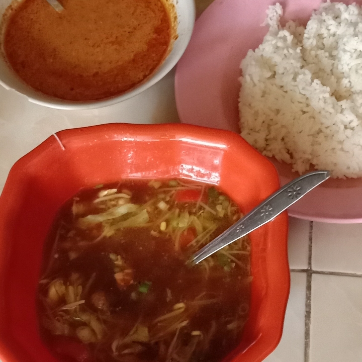 Soto Ayam Dann Nasi Putih