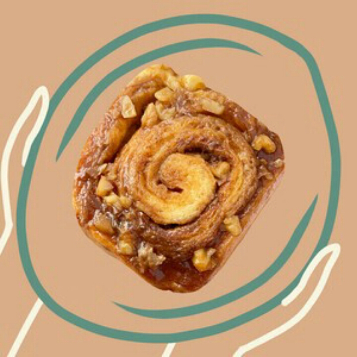 Sticky Walnut Caramel Cinnamon Roll