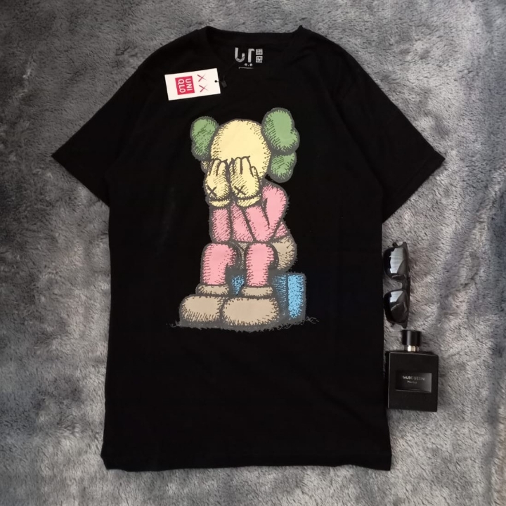 T-Shirt Uniqlo KAWS