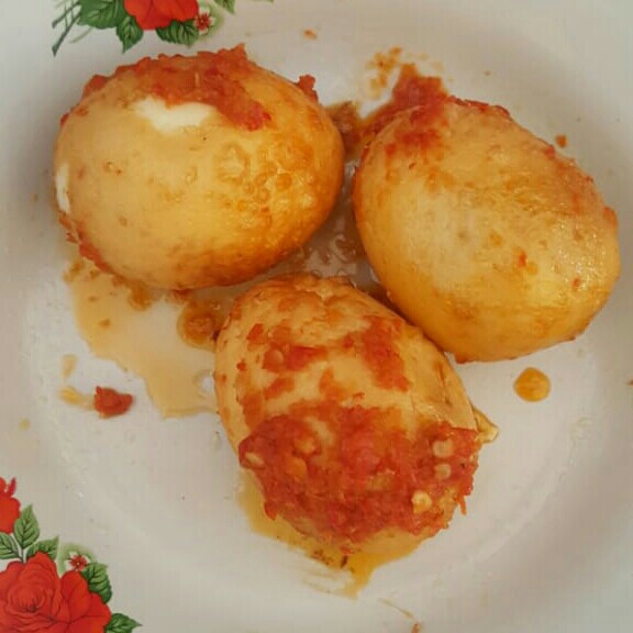 TELUR BULAT