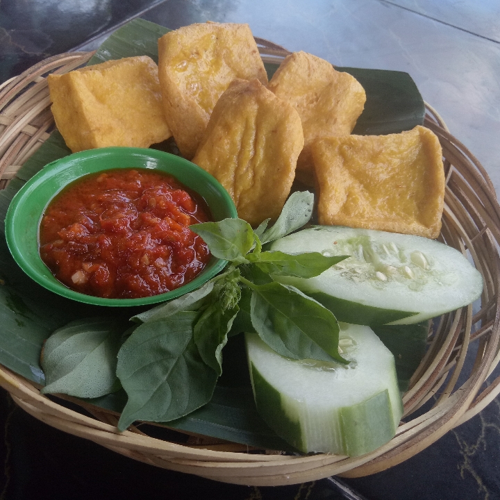 Tahu Goreng Lalapan