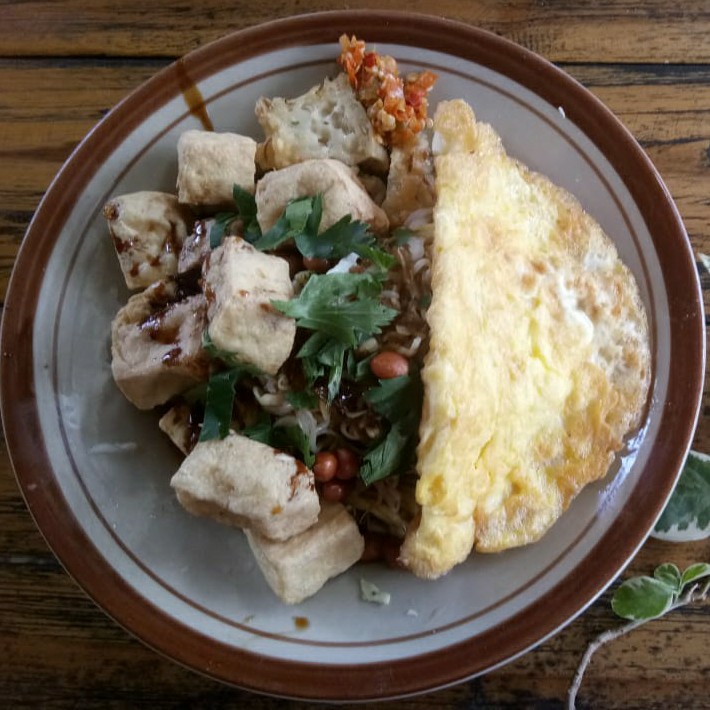 Tahu Kupat Telur