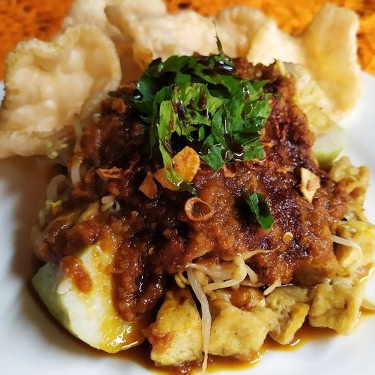 Tahu Lontong