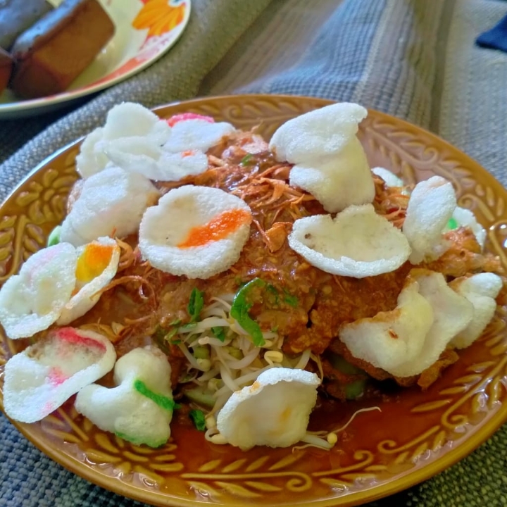 Tahu Lontong