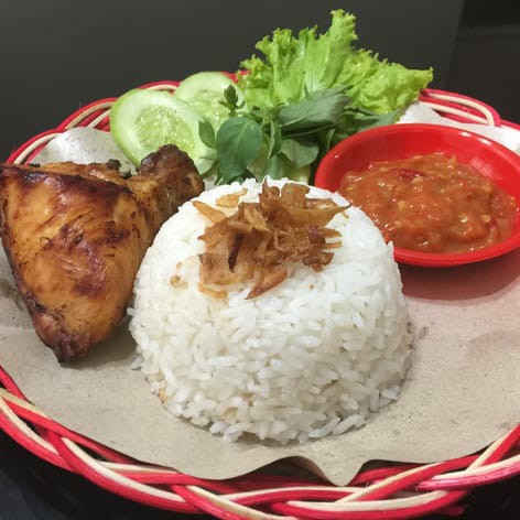 Ayam Lalapan Besar Plus Nasi