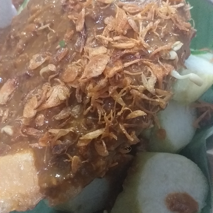 Tahu Telor Lontong