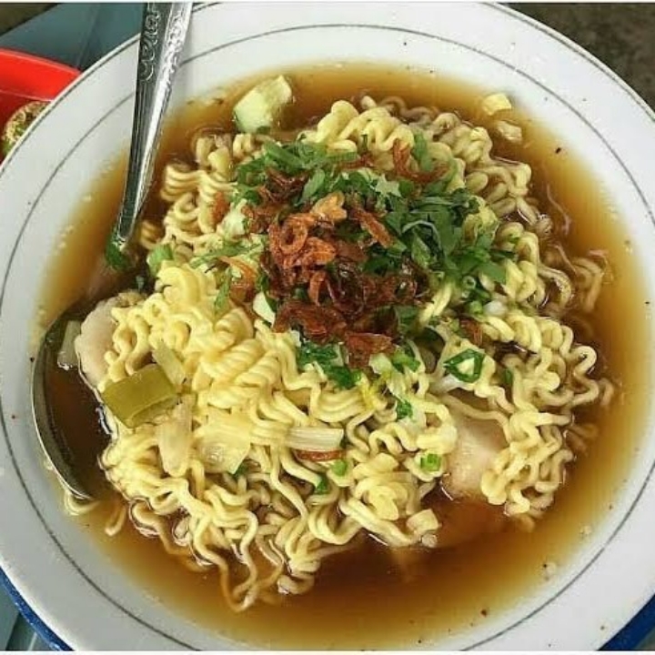 Tekwan Campur Mie Goreng