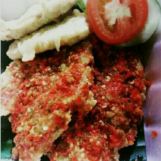 Telor Geprek Nasi