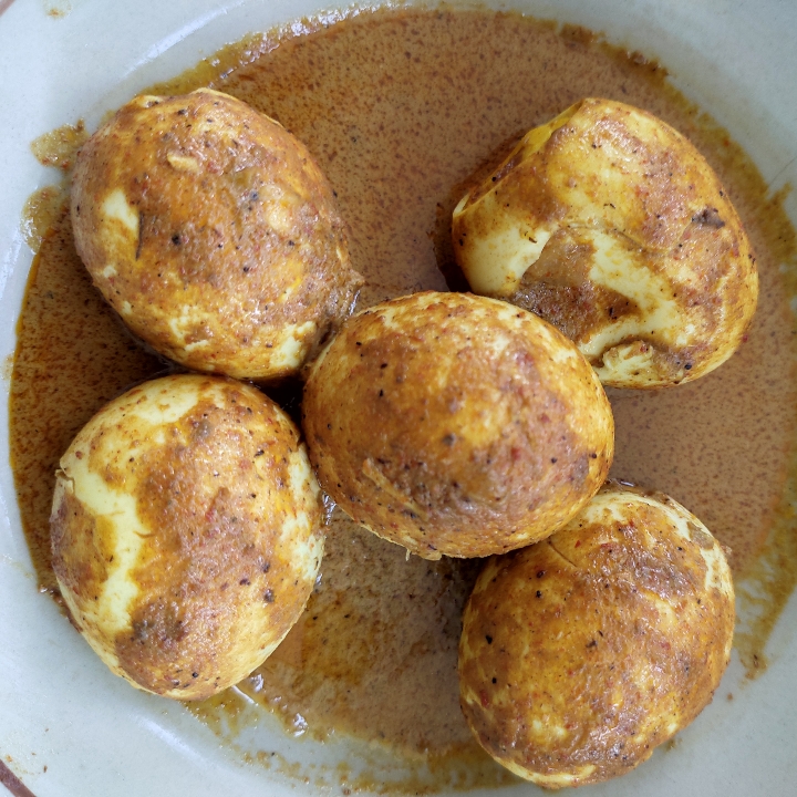 Telur Bulat Bumbu Rendang