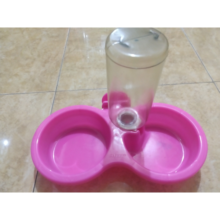 Tempat Makan dan Dispenser Air