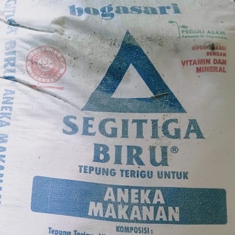 Tepung Terigu Segitiga Biru Zak 25 KG