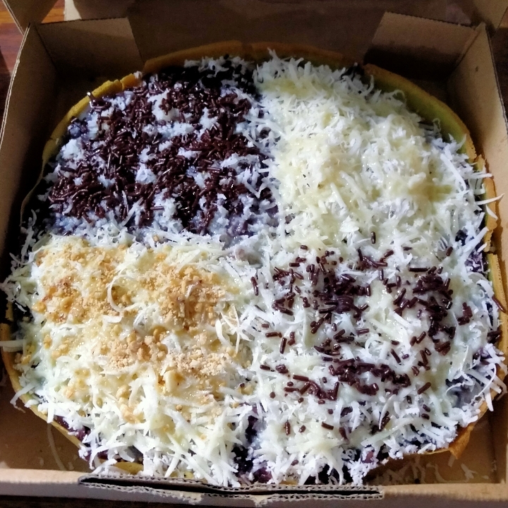 Terang Bulan Ala Pizza