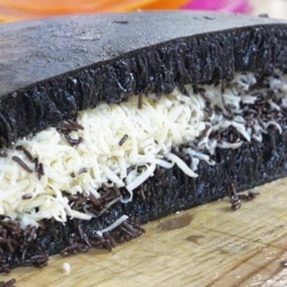 Terang Bulan Black Forest Keju Meses