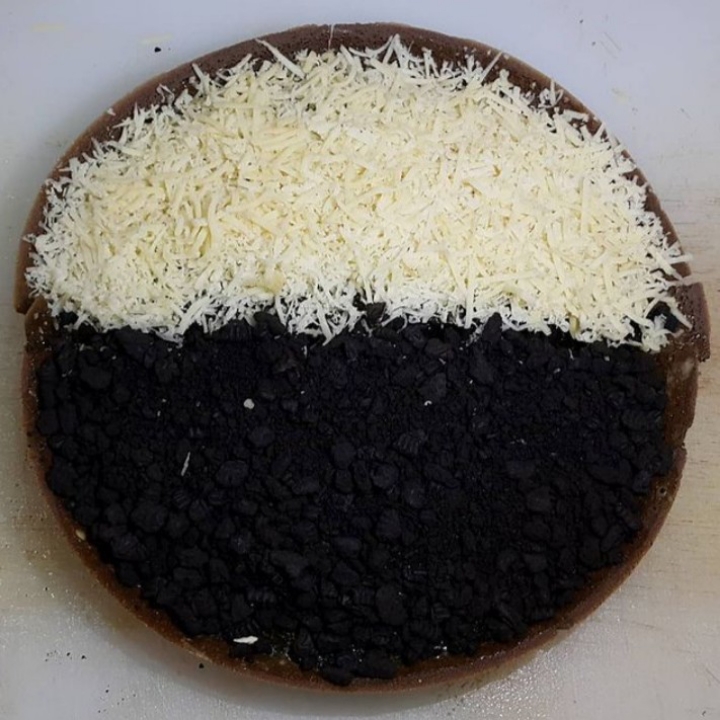 Terang Bulan Black Oreo Keju