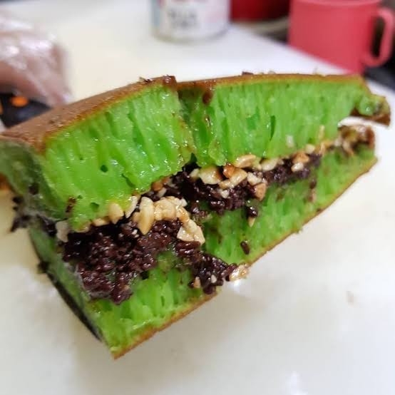 Terang Bulan Kacang Coklat Susu Pandan