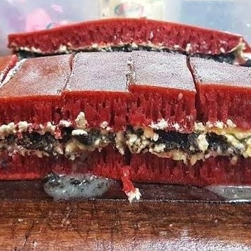 Terang Bulan Kacang Coklat Susu Red Velvet